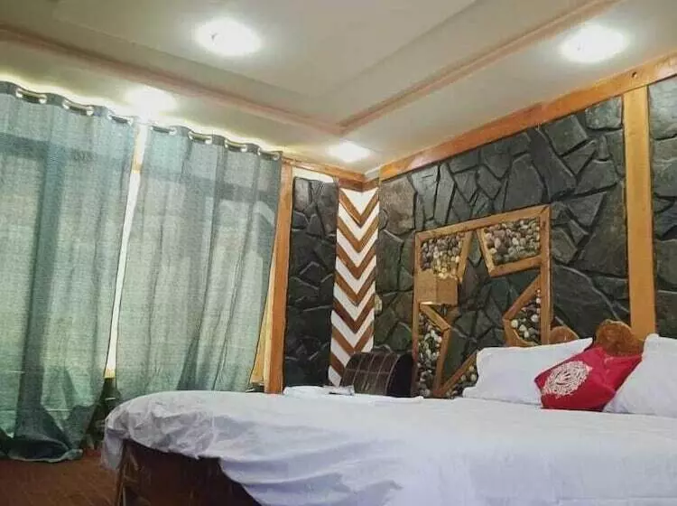 هتل Fairy Land Resort Gamba Skardu