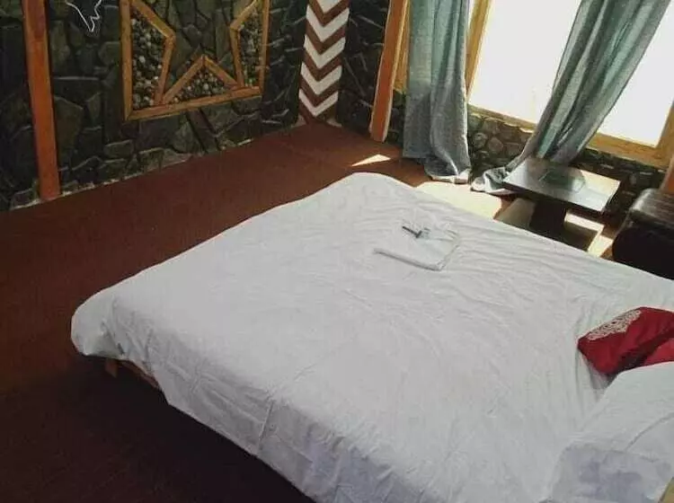 هتل Fairy Land Resort Gamba Skardu