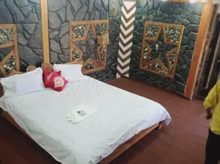 هتل Fairy Land Resort Gamba Skardu