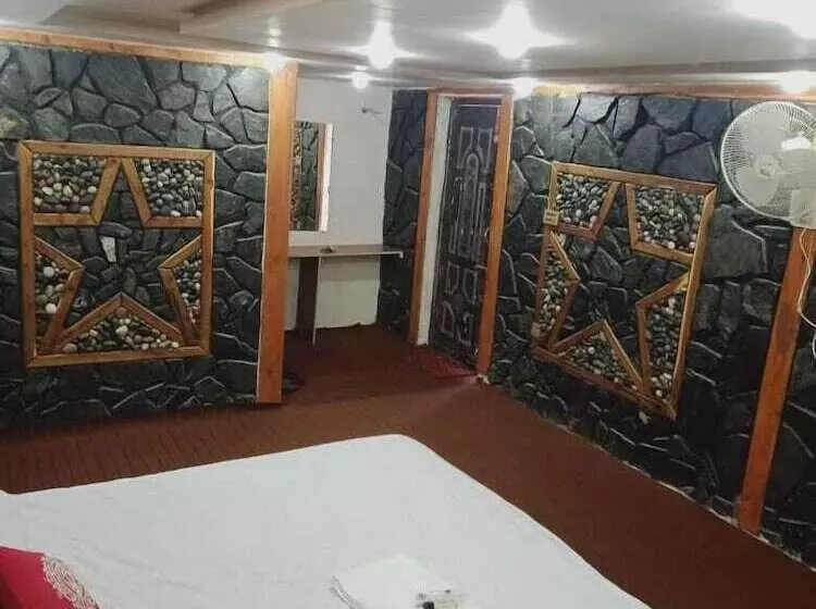 هتل Fairy Land Resort Gamba Skardu