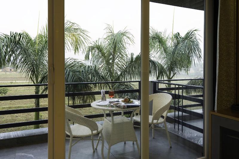 هتل Merak Resort Corbett