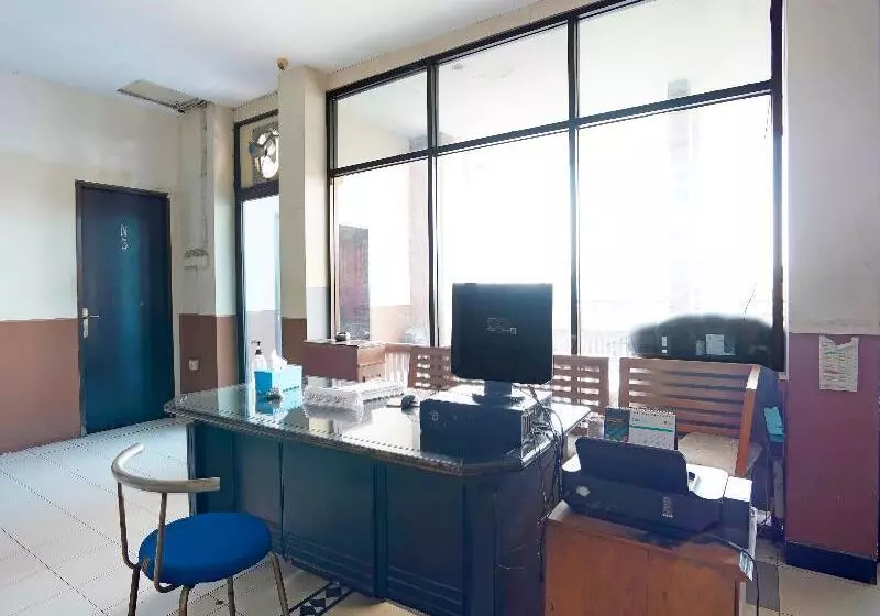 Hotelli Oyo 91415 De Wijaya