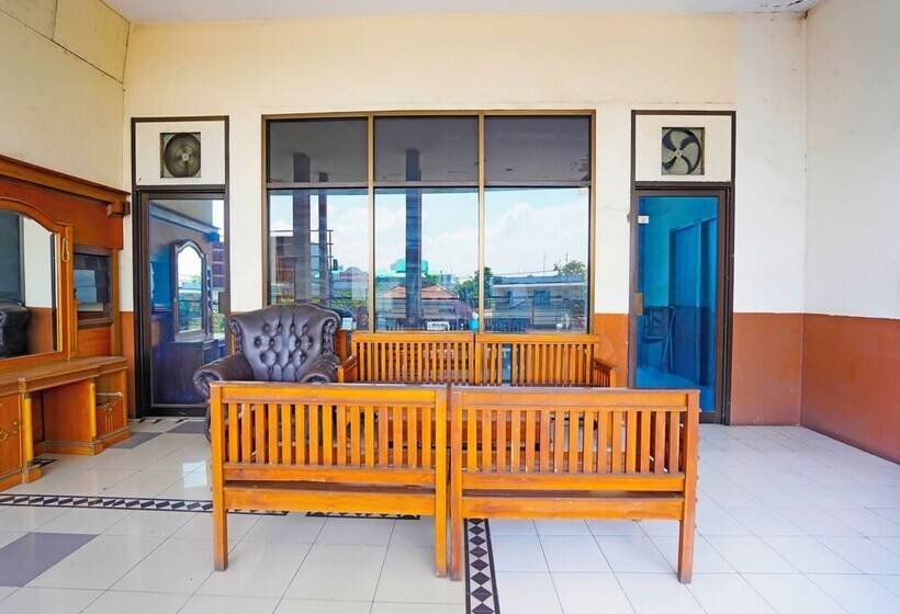 Hotel Oyo 91415 De Wijaya