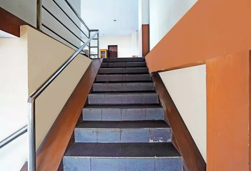 Hotelli Oyo 91415 De Wijaya