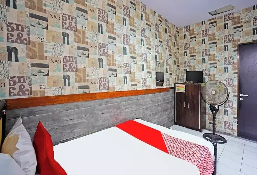 Hotelli Oyo 91415 De Wijaya