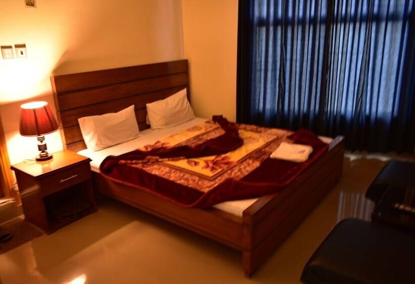 هتل Seven Eleven Guest House