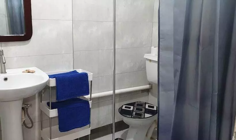 پانسیون Queen's Comfort Inn