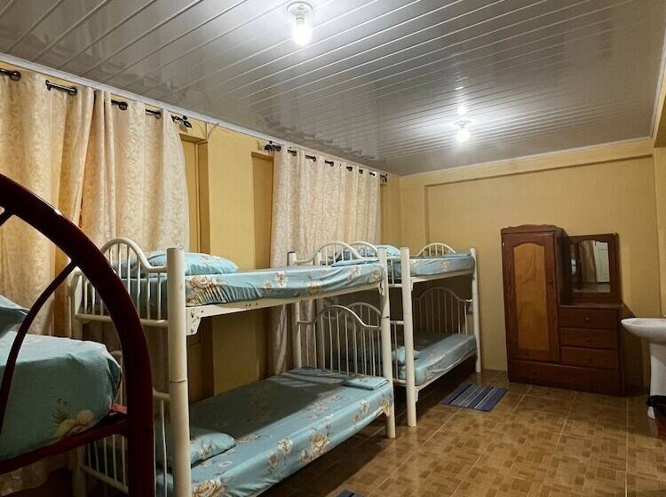 پانسیون Queen's Comfort Inn