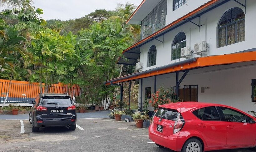 پانسیون Queen's Comfort Inn