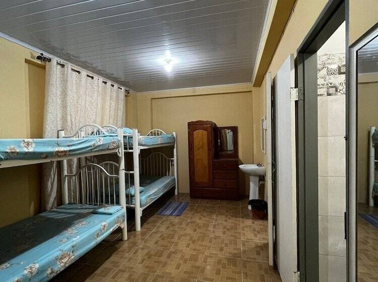 پانسیون Queen's Comfort Inn