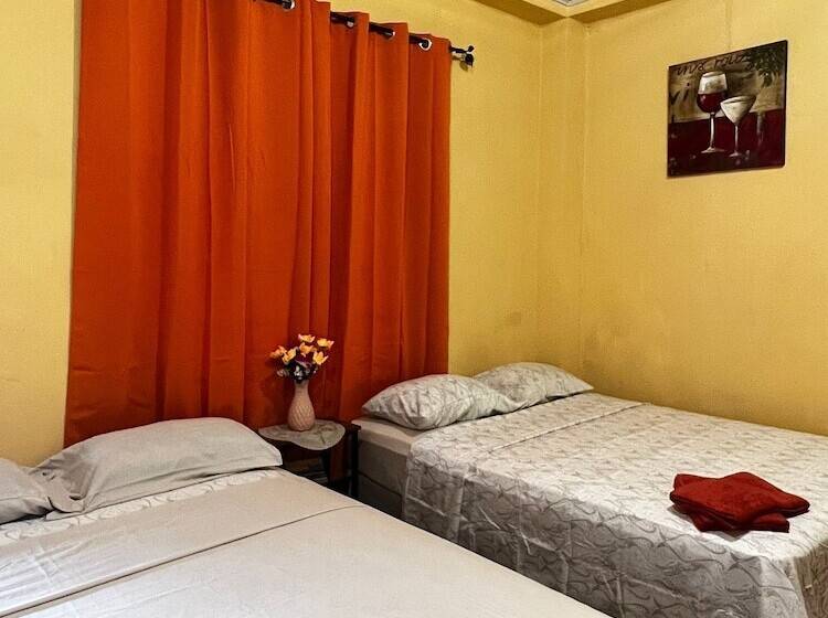 پانسیون Queen's Comfort Inn