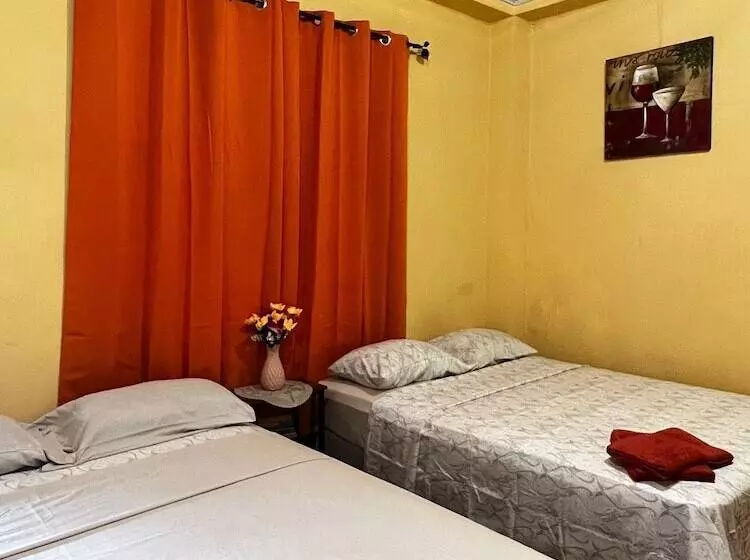 پانسیون Queen's Comfort Inn