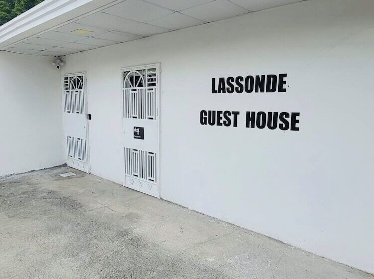 Pensionat Residencial Lassonde Guest House