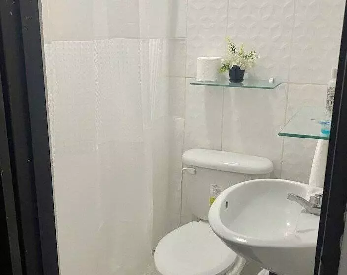 ペンション Residencial Lassonde Guest House