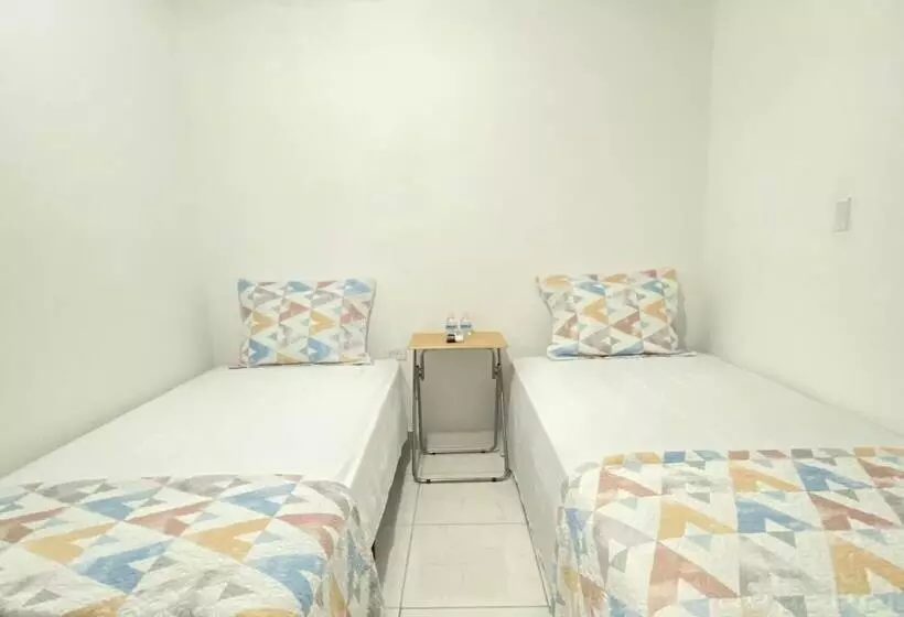 ペンション Residencial Lassonde Guest House