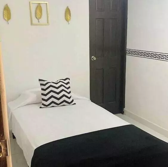 ペンション Residencial Lassonde Guest House