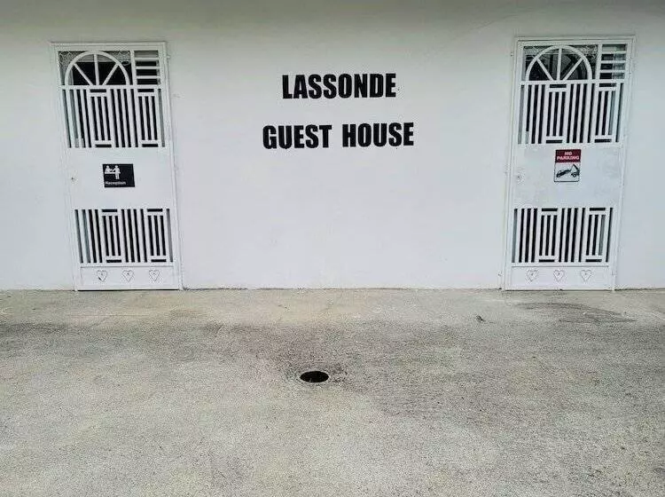 ペンション Residencial Lassonde Guest House