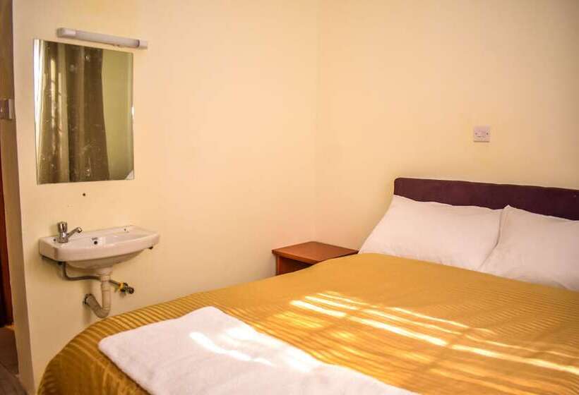 استراحتگاه Rio Breeze Gardens