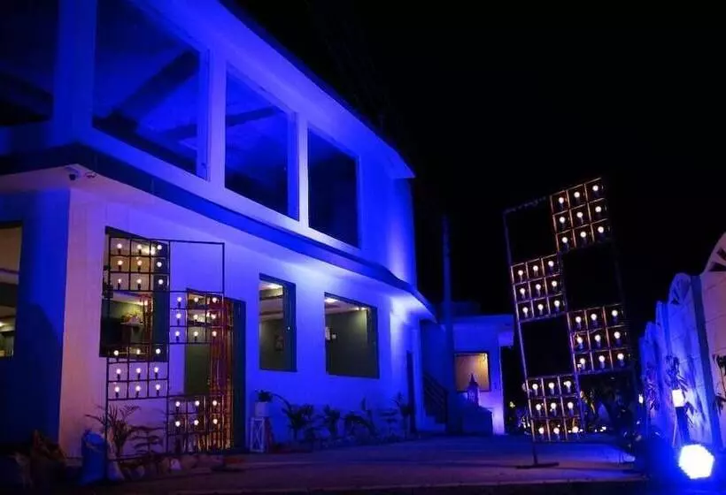The White Oak Corbett Spa & Resort