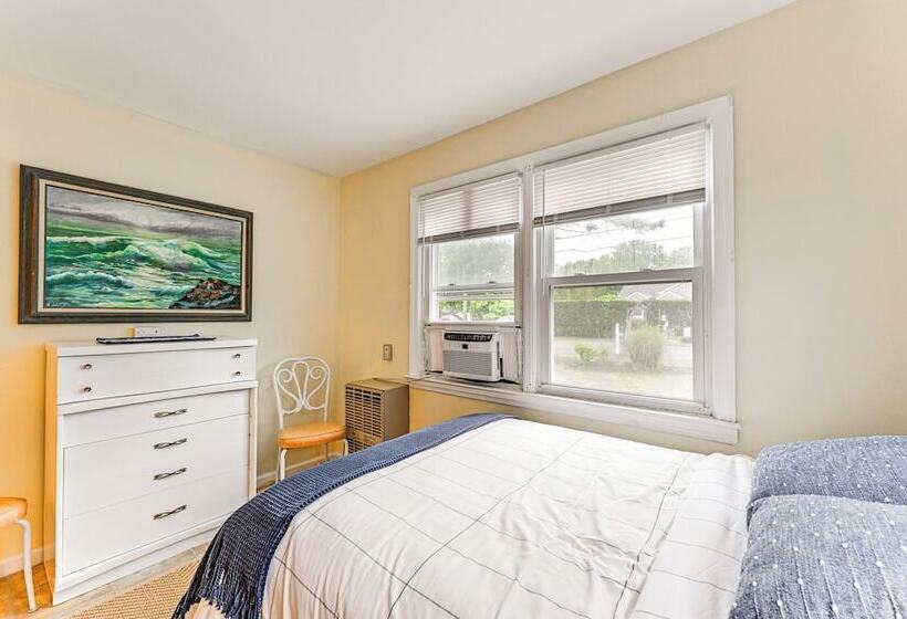 Bayfront East Quogue Retreat W/ Private Boat Dock