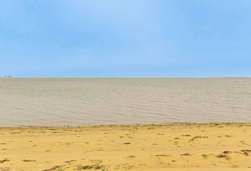 Bayfront East Quogue Retreat W/ Private Boat Dock