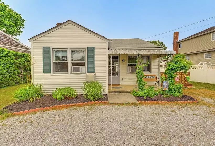 Bayfront East Quogue Retreat W/ Private Boat Dock