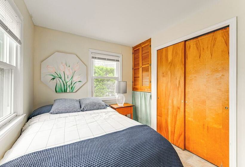 Bayfront East Quogue Retreat W/ Private Boat Dock