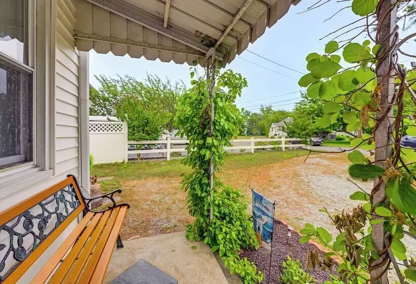 Bayfront East Quogue Retreat W/ Private Boat Dock