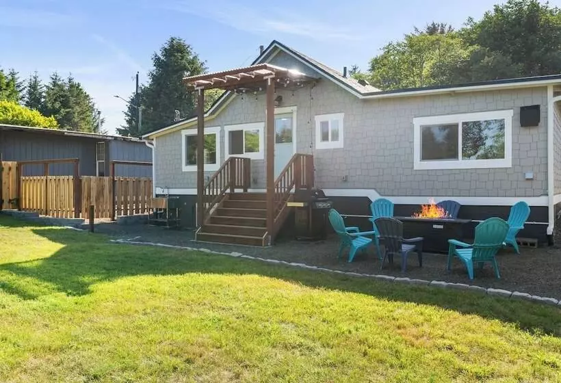 1/2 Mi To Ocean: Copalis Beach Hideaway!