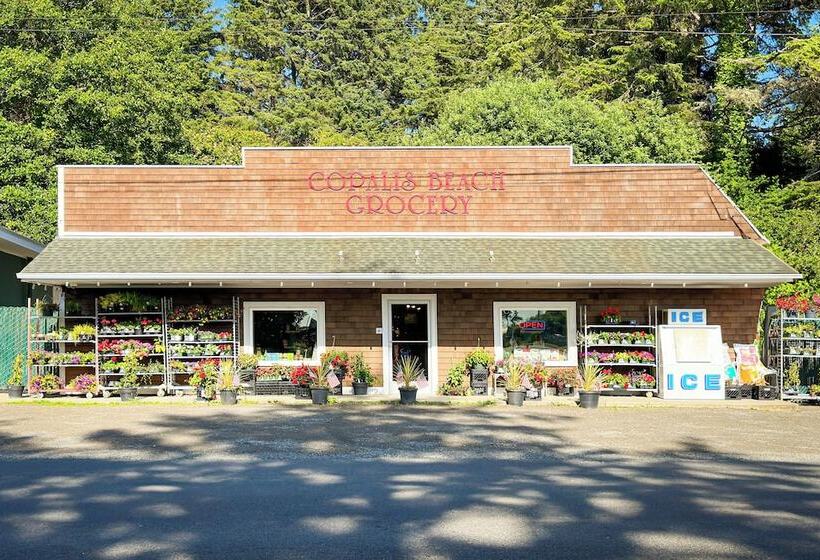 1/2 Mi To Ocean: Copalis Beach Hideaway!