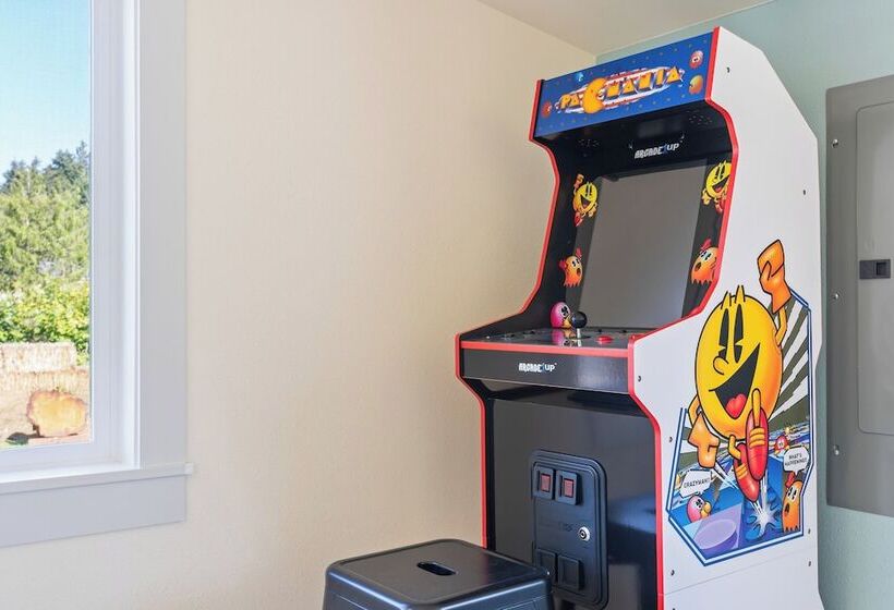 1/2 Mi To Ocean: Copalis Beach Hideaway!