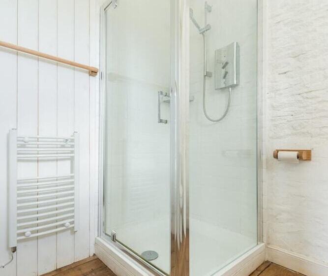 Cozy Studio At Crackstone Barns In Minchinhampton