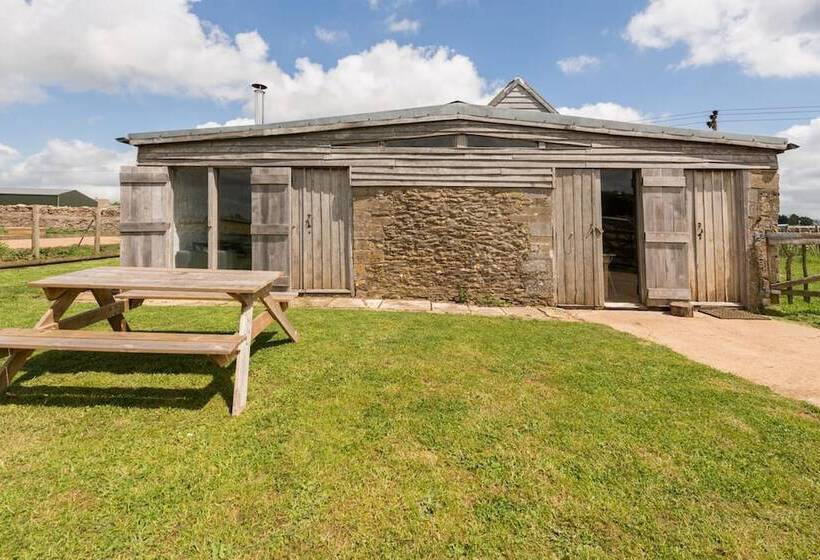 Cozy Studio At Crackstone Barns In Minchinhampton