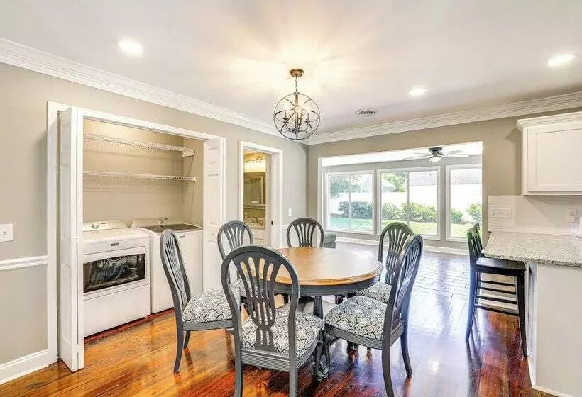 Cute Pawleys Island Home: Swim, Golf, Shop & More!