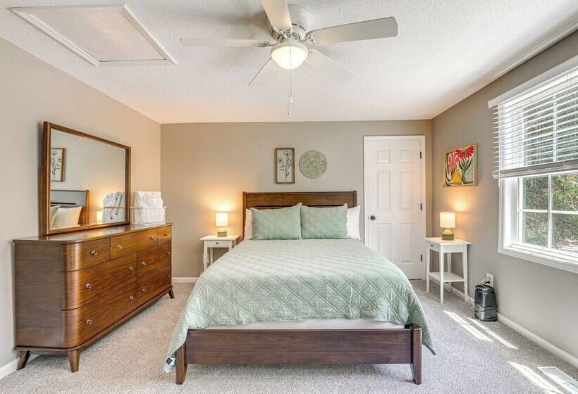 Cute Pawleys Island Home: Swim, Golf, Shop & More!