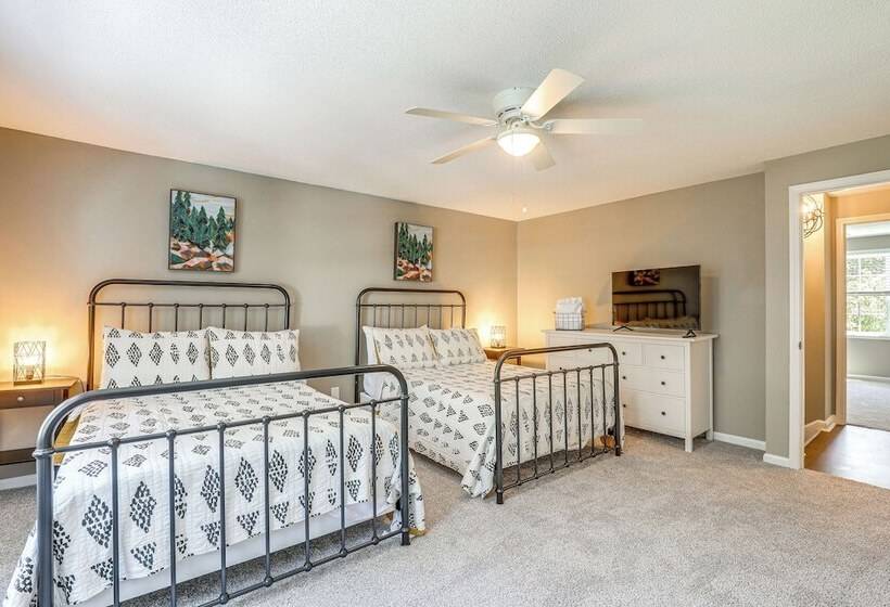 Cute Pawleys Island Home: Swim, Golf, Shop & More!