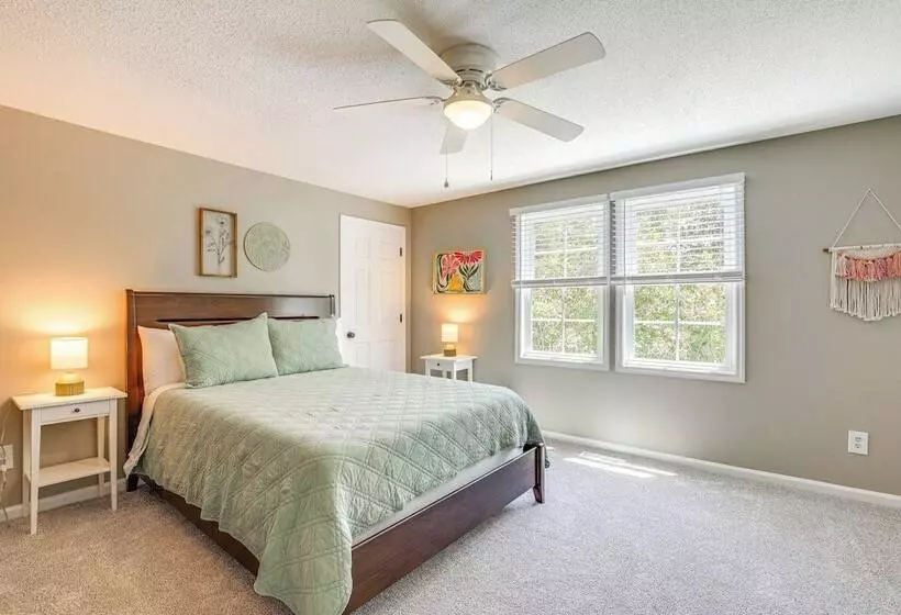 Cute Pawleys Island Home: Swim, Golf, Shop & More!