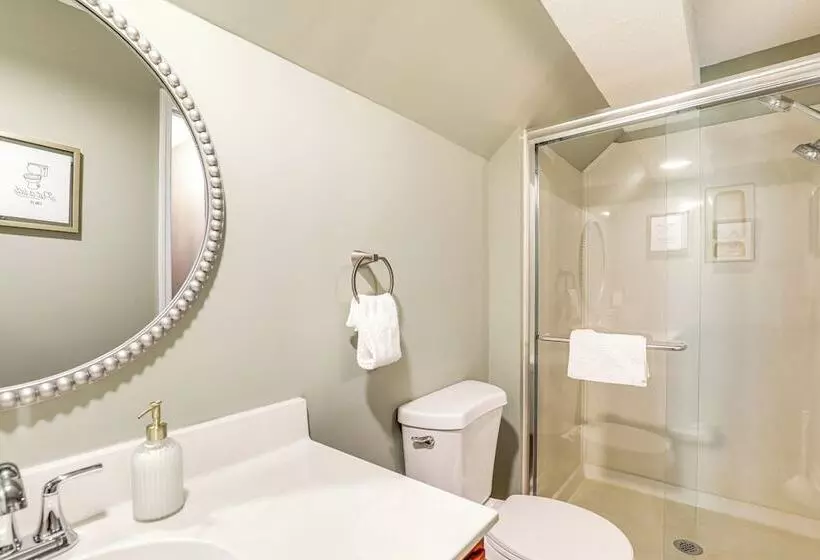 Cute Pawleys Island Home: Swim, Golf, Shop & More!