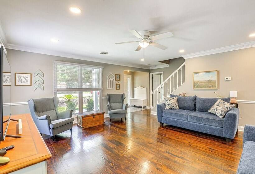 Cute Pawleys Island Home: Swim, Golf, Shop & More!