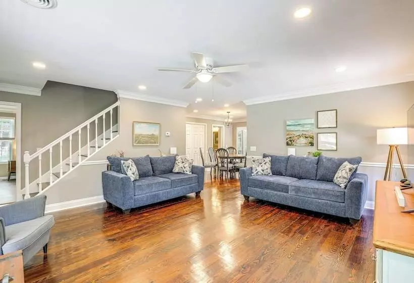 Cute Pawleys Island Home: Swim, Golf, Shop & More!