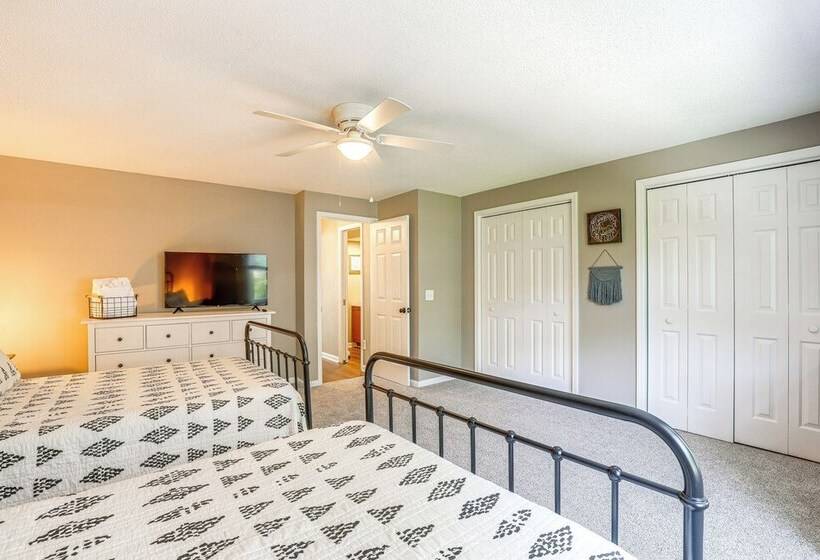 Cute Pawleys Island Home: Swim, Golf, Shop & More!