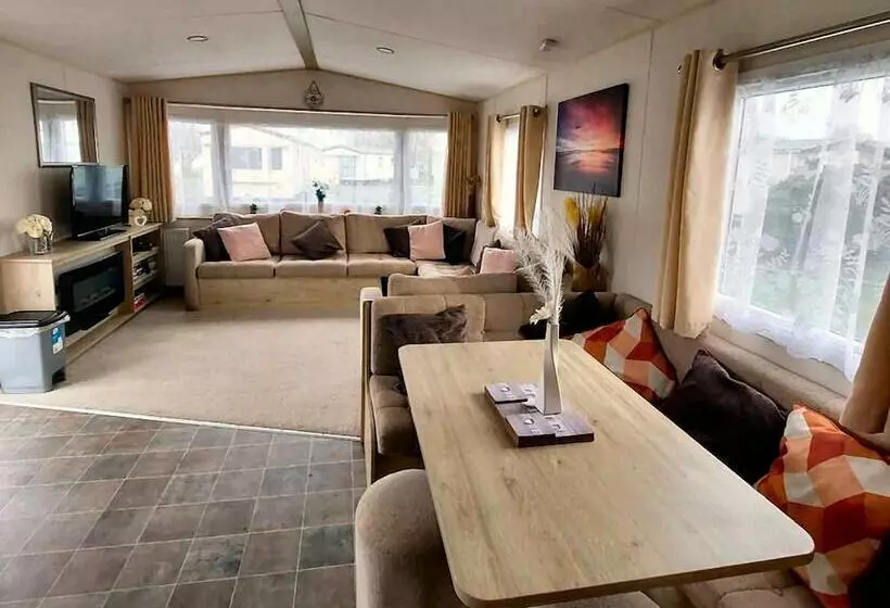 ホテル Forget Me Not Stays Holiday Caravan  3 Bedrooms