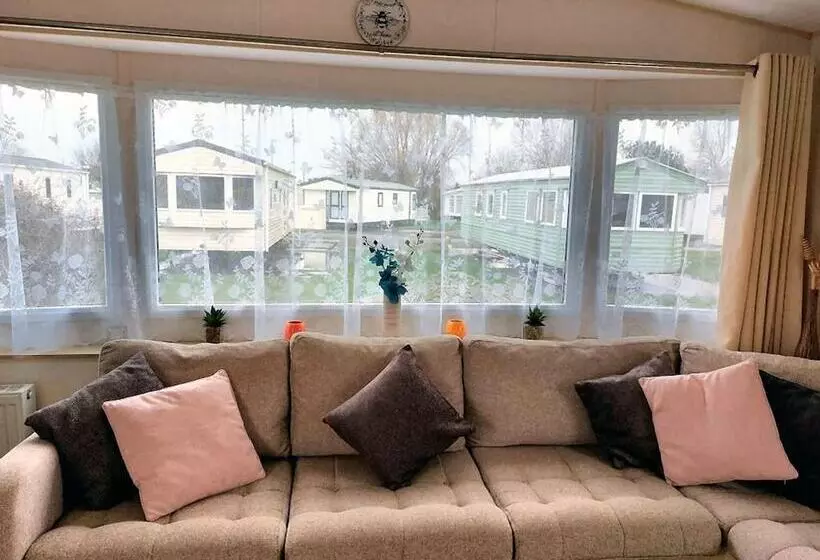 ホテル Forget Me Not Stays Holiday Caravan  3 Bedrooms