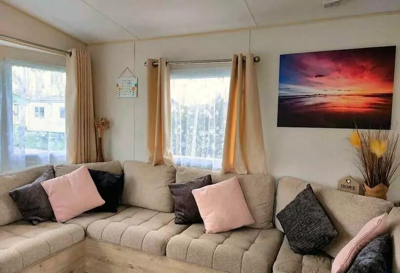 ホテル Forget Me Not Stays Holiday Caravan  3 Bedrooms