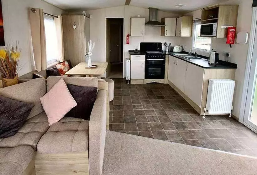 ホテル Forget Me Not Stays Holiday Caravan  3 Bedrooms