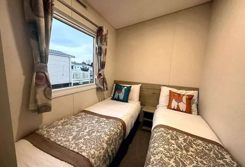 ホテル Forget Me Not Stays Holiday Caravan  3 Bedrooms