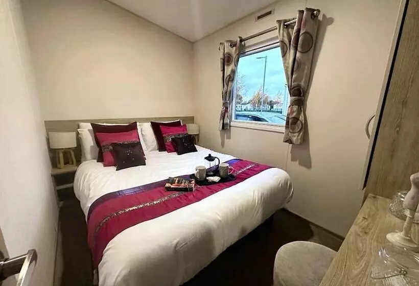 ホテル Forget Me Not Stays Holiday Caravan  3 Bedrooms