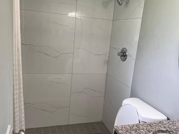 酒店 Red Carpet Inn