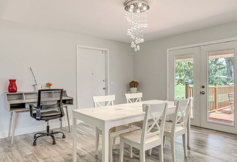 Jacksonville Home W/ Deck: 17 Mi To Downtown!