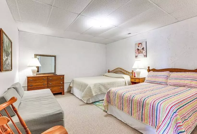 Waterfront Wheeler Lake Home W/ Furnished Deck